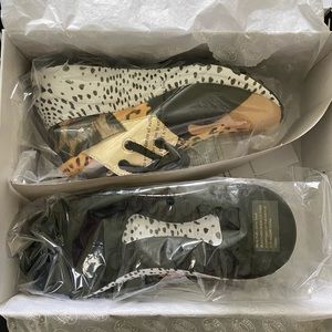 NWT Steve Madden Leopard Cliff sneakers